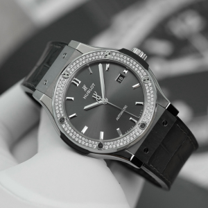 Hublot Classic Fusion Titanium Grey 42mm